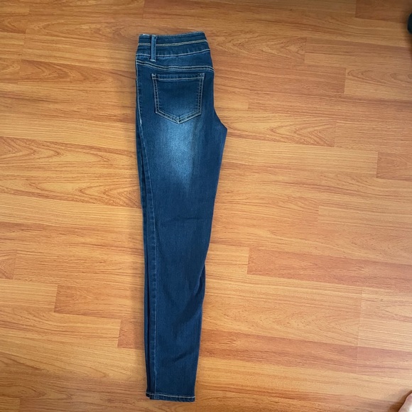 Jeans - Picture 2 of 5